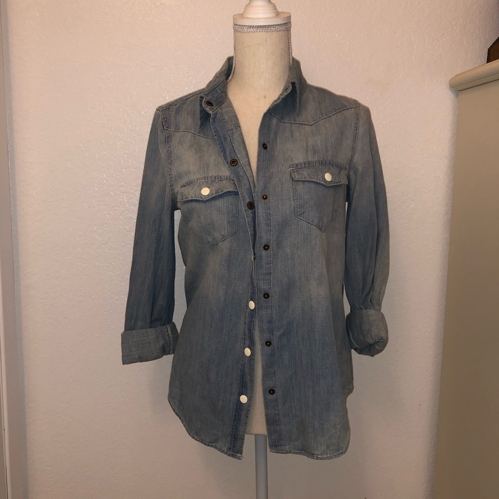 Lightweight Button Down Shirt